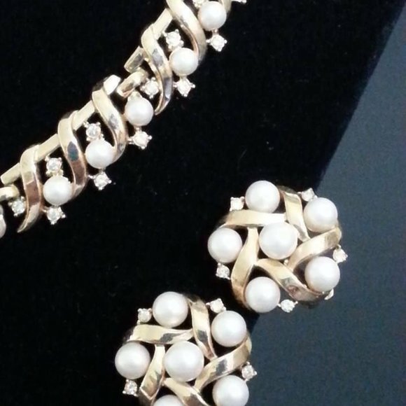 VINTAGE TRIFARI STONYBROOK SET OF NECKLACE EARRINGS PEARL CRYSTALS JEWELRY GOLD - Picture 4 of 10